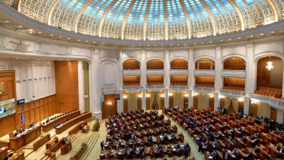 Nicușor Dan a promulgat legea care le interzice agresorilor sexuali condamnați să mai lucreze în școli, spitale sau centre de îngrijire
