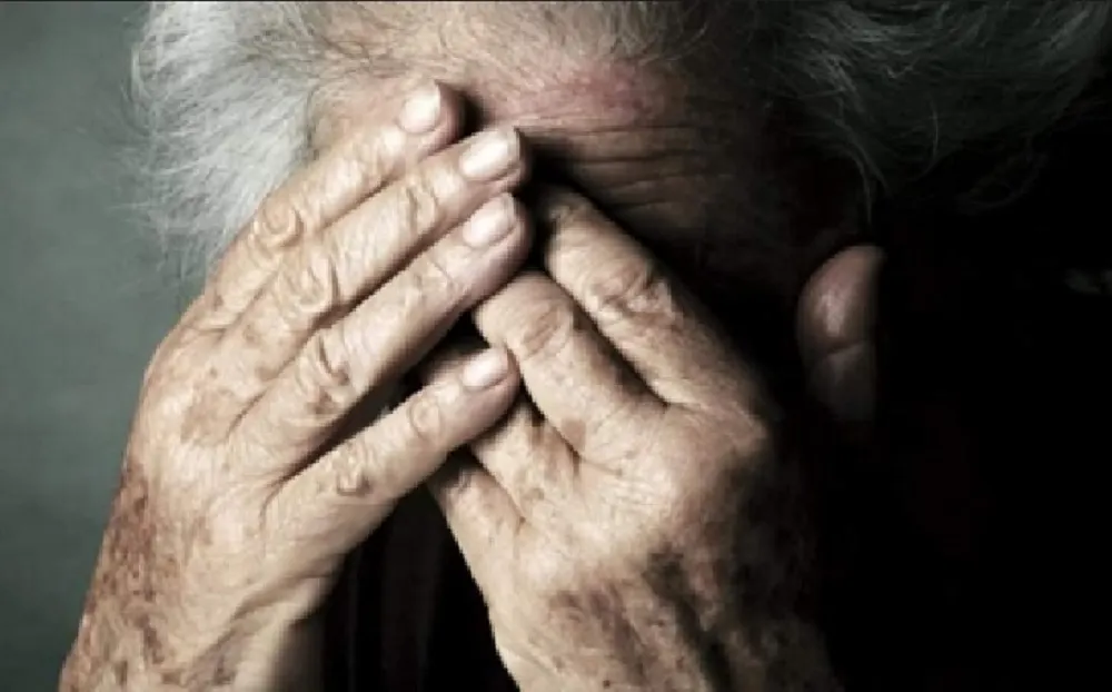 Ordin de protecție pentru o bătrână de 70 de ani, după ce soţul de 75 de ani a bătut-o