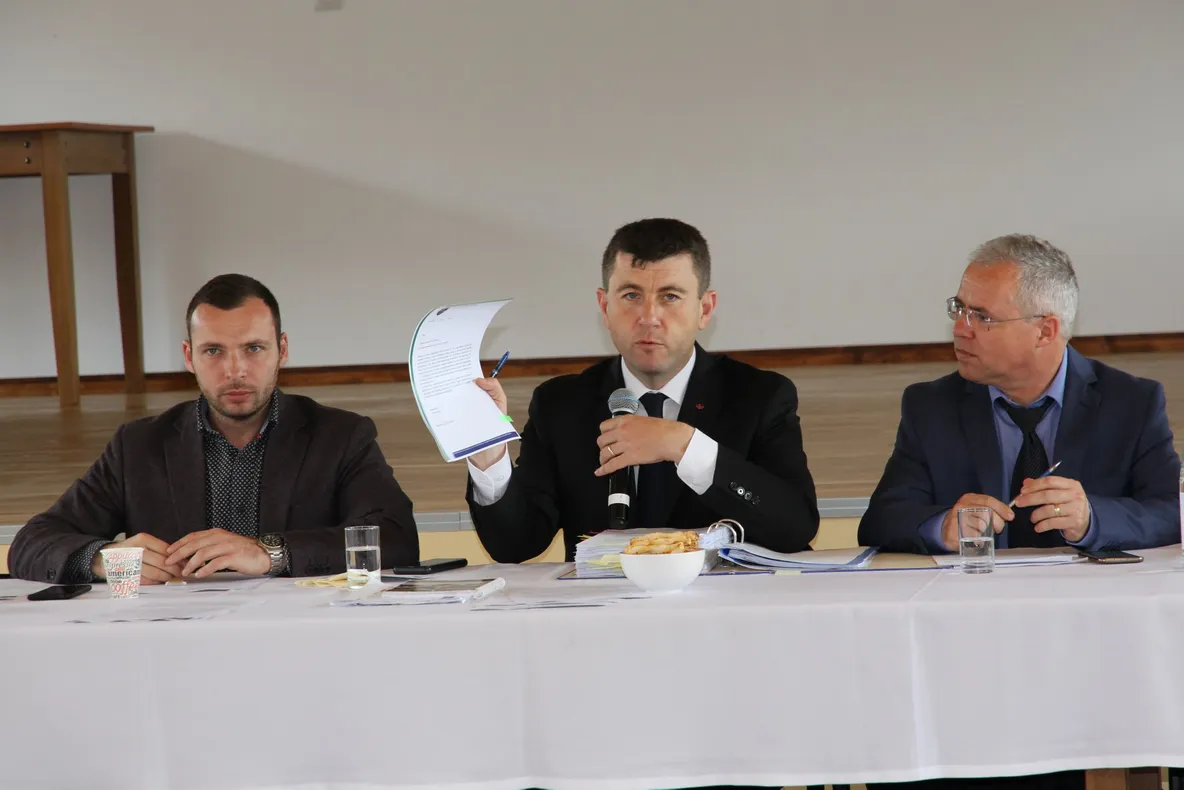 Borboly Csaba și-a invitat colegii din CJ Harghita să se alăture protestului de la cimitiru din Valea Uzului