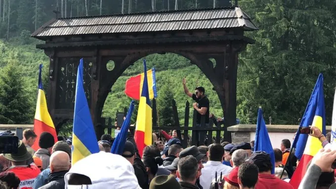 Jandarmeria susține că ieri în cimitirul din Valea Uzului nu au fost violențe