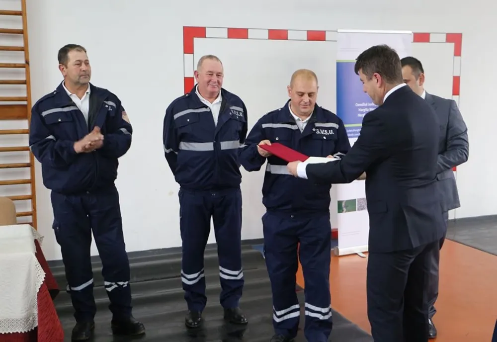 Pompierii voluntari premiaţi de CJ Harghita