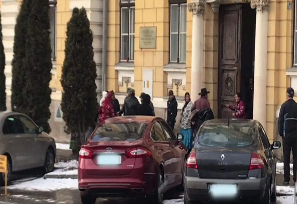 IPJ Harghita s-a autosesizat în cazul scandalului romilor de la Palatul Justiției