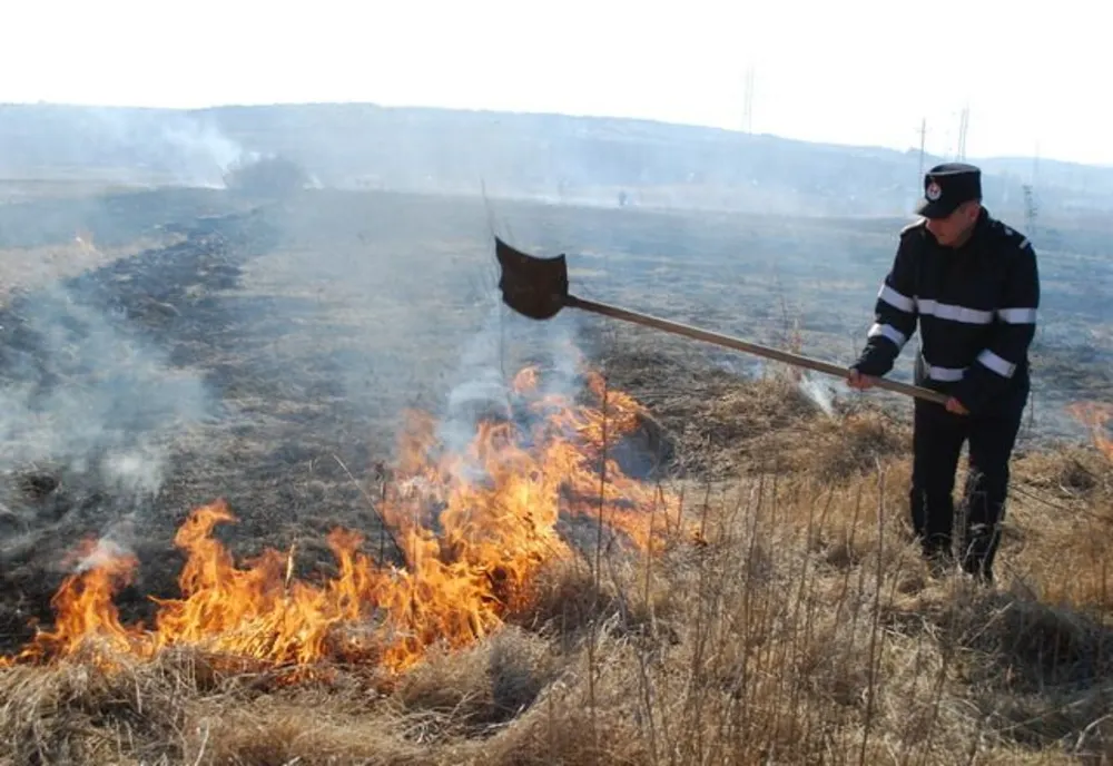 4 incendii de vegetație în ultima oră în județul Harghita