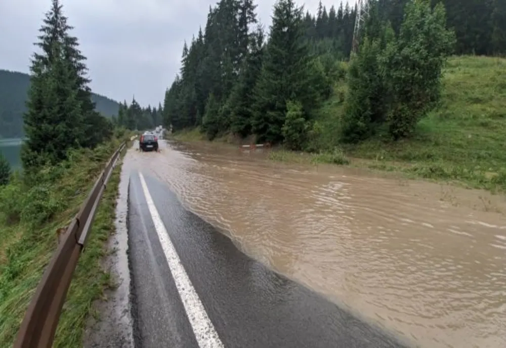 Drum inundat, în Harghita (FOTO)
