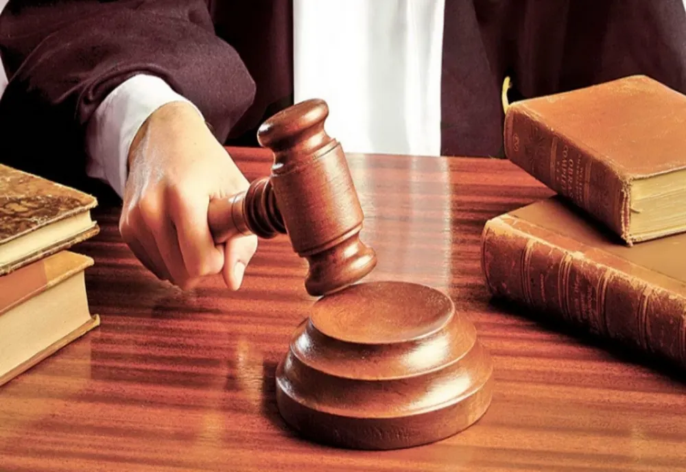 Încă o amendă pentru steagurile arborate în Odorheiu Secuiesc, anulată de Instanţă