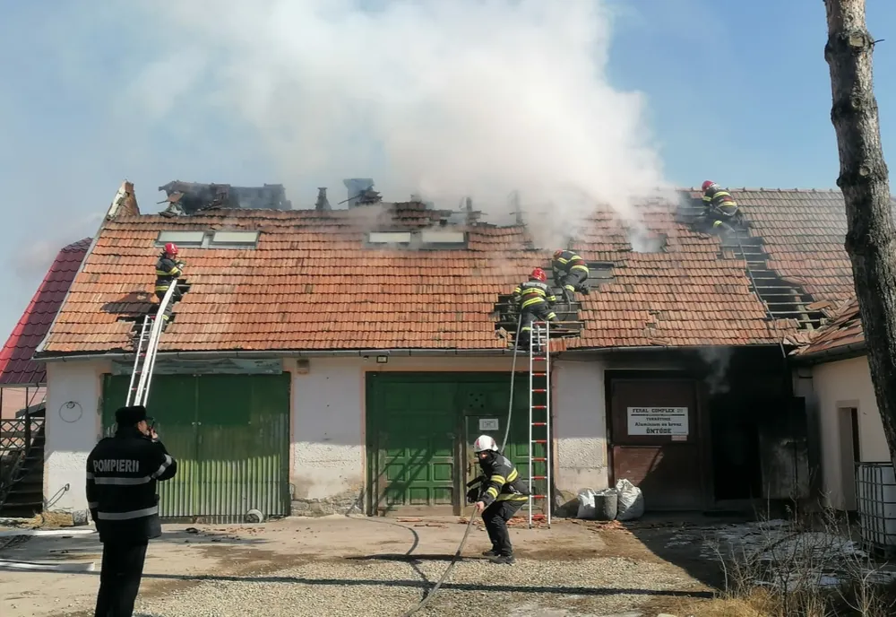 Arde o casă din Miercurea Ciuc