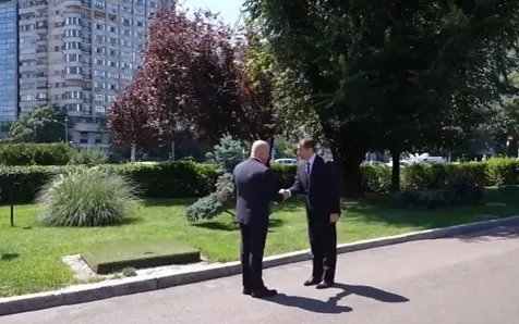 Ilie Bolojan și premierul Republicii Moldova, întâlnire la București. Vasile Tofan, primit cu onoruri militare