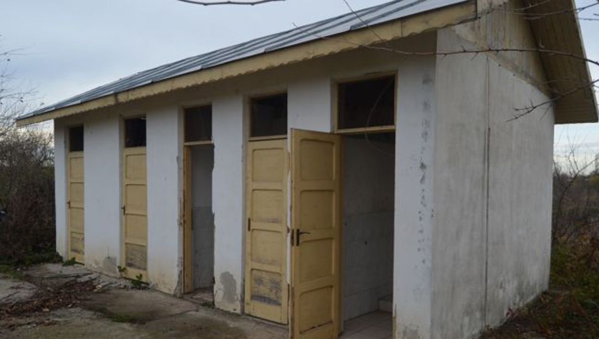 12 şcoli din Harghita au grupuri sanitare necorespunzătoare