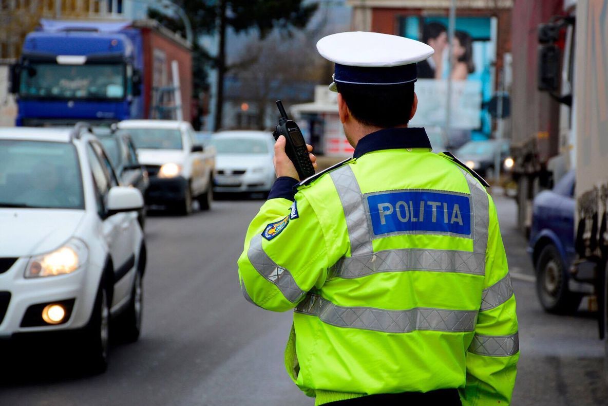Prins fără carnet, mort de beat şi cu o maşină neînmatriculată