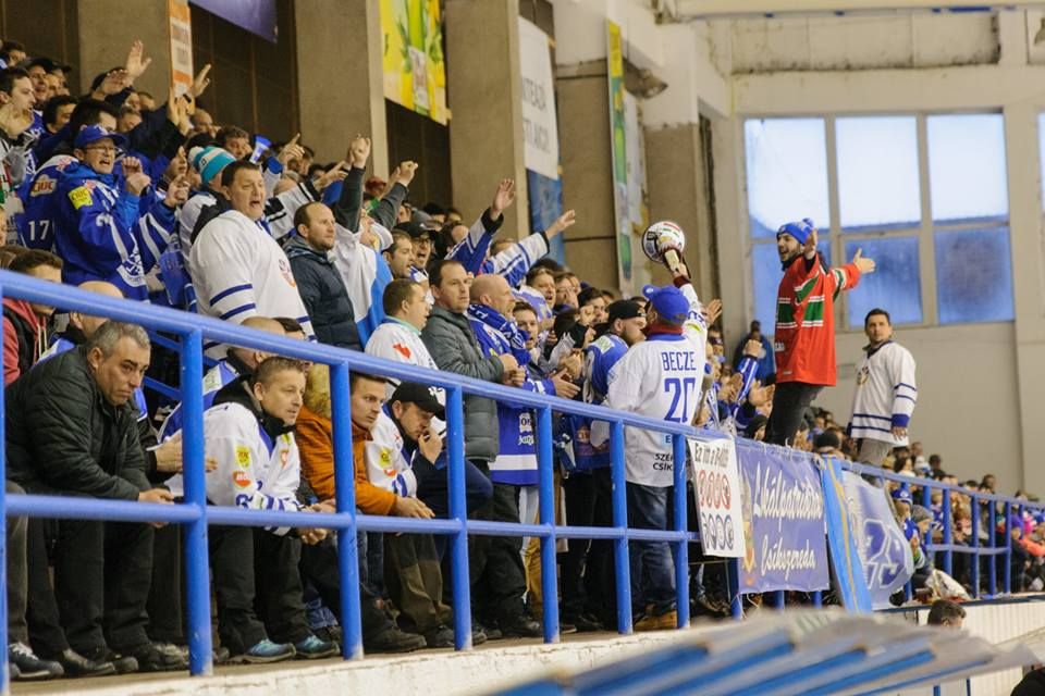 Suporter interzis la meciuri pentru că a aruncat cu monede