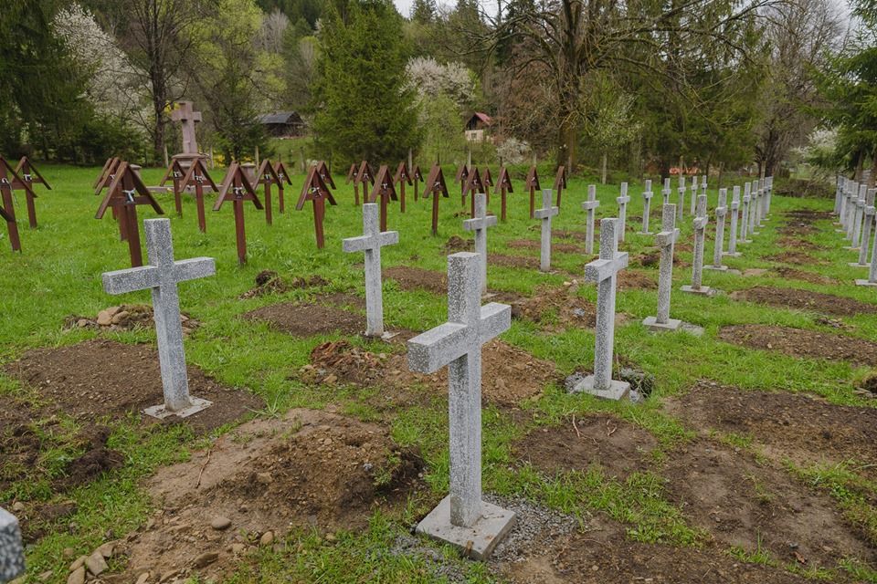 Parlamentarii UDMR, împotriva preluării de către MApN a Cimitirului de la Valea Uzului
