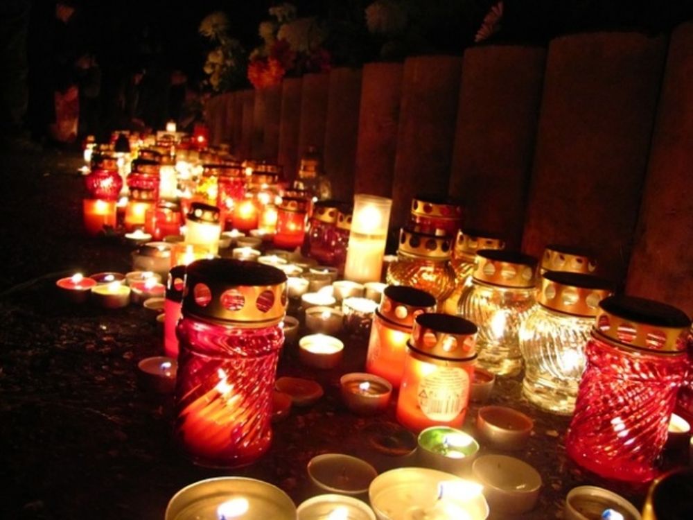 Mii de persoane au celebrat Ziua Morţilor în Harghita
