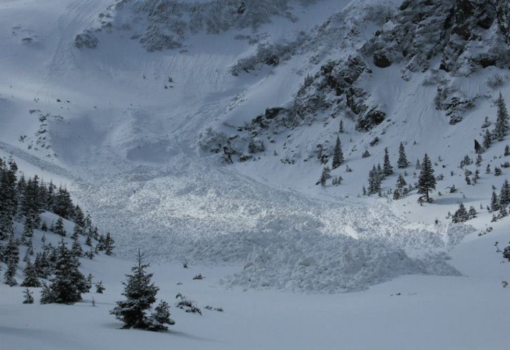 Meteorologii avertizează. Risc "însemnat" de avalanșă în Bucegi și "foarte mare" în Făgăraș