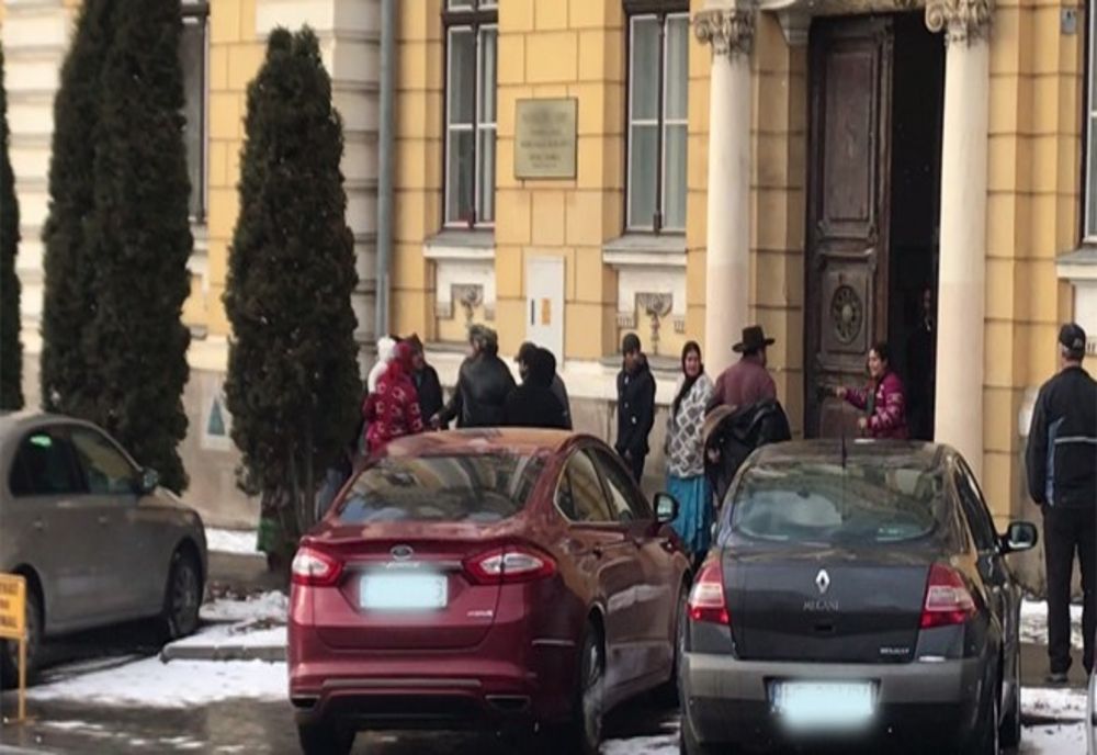 IPJ Harghita s-a autosesizat în cazul scandalului romilor de la Palatul Justiției