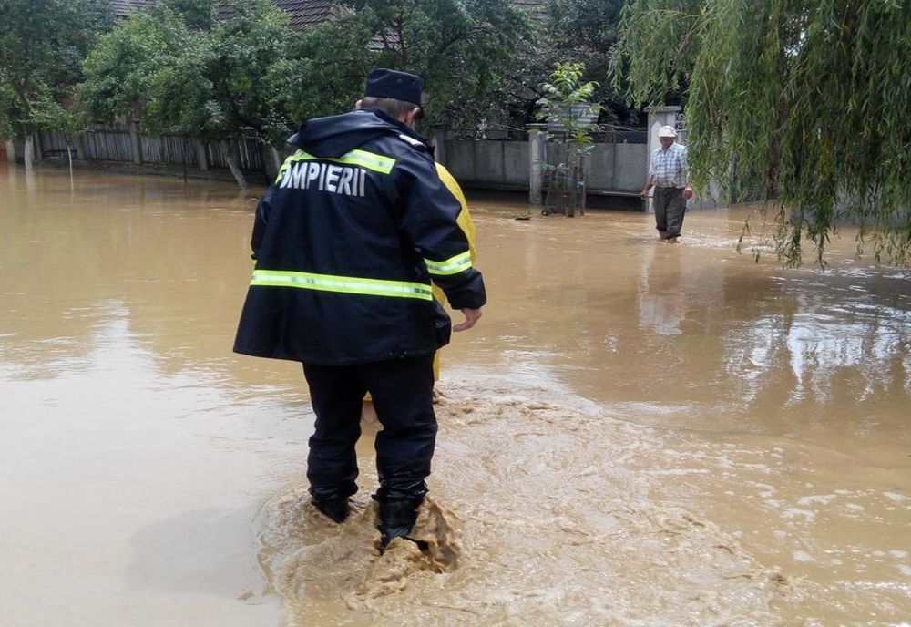 Intervenţii ISU Harghita în ultimele 24 de ore: inundaţii, urgenţe medicale, cal căzut într-un decantor şi mesaje Ro-ALERT de avertizare a populaţiei despre prezenţa urşilor 