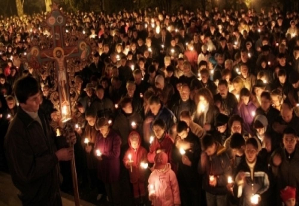OFICIAL: Cum se vor desfăşura slujbele religioase în perioada Paştelui