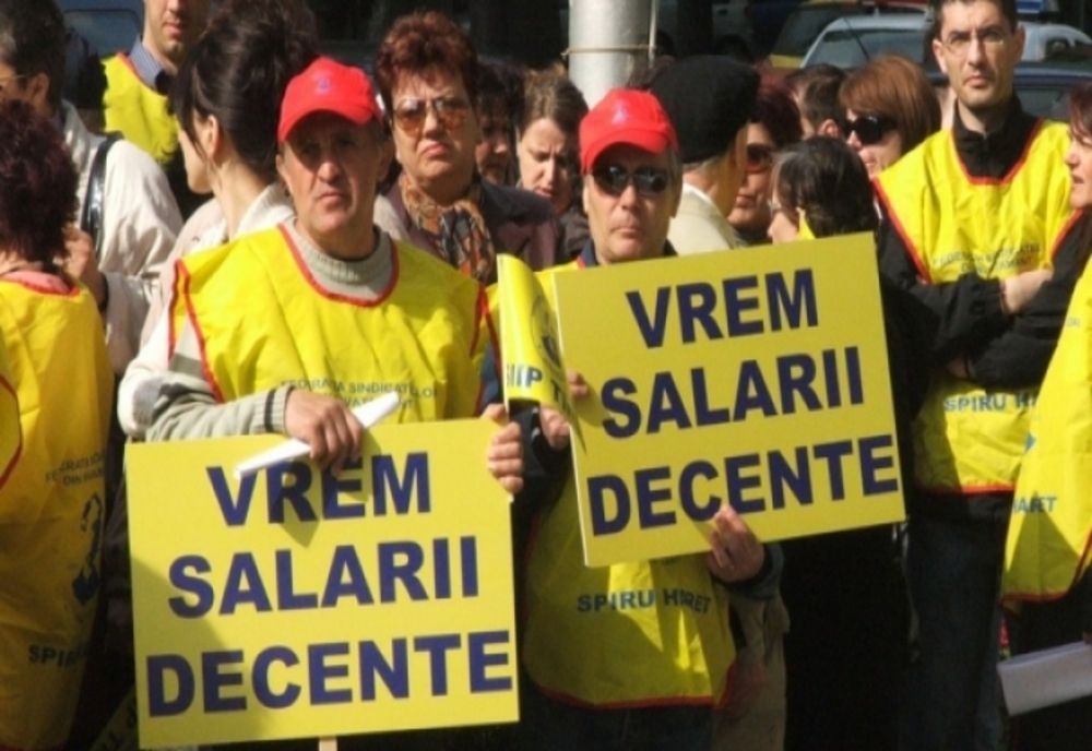 GUVERNUL a făcut un pas înapoi. Salariile profesorilor CRESC de la 1 IANUARIE cu 8%