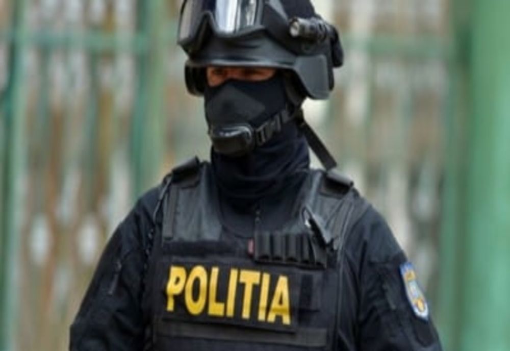Zeci de percheziţii în Mureş şi alte 8 judeţe | Cumpărau în leasing maşini de lux din Elveţia şi le dezmembrau în România (VIDEO)