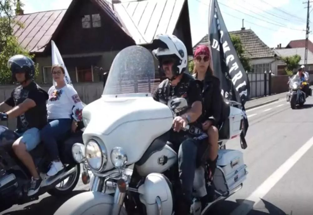 Paradă inedită în Covasna. Zeci de motocicliști au defilat pe străzi - VIDEO