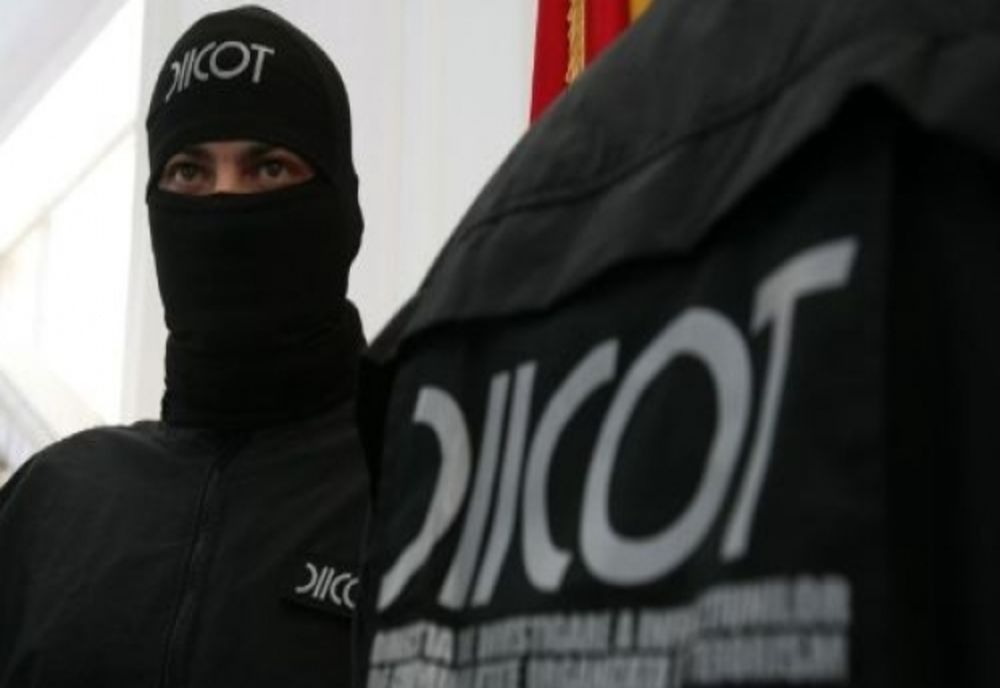 DIICOT, NOI REȚINERI PENTRU TRĂDARE: NEGOCIERI CU AGENȚI RUȘI PENTRU IEȘIREA ROMÂNIEI DIN NATO. GRUPUL ERA ORGANIZAT CA O STRUCTURĂ MILITARĂ CU STAT MAJOR