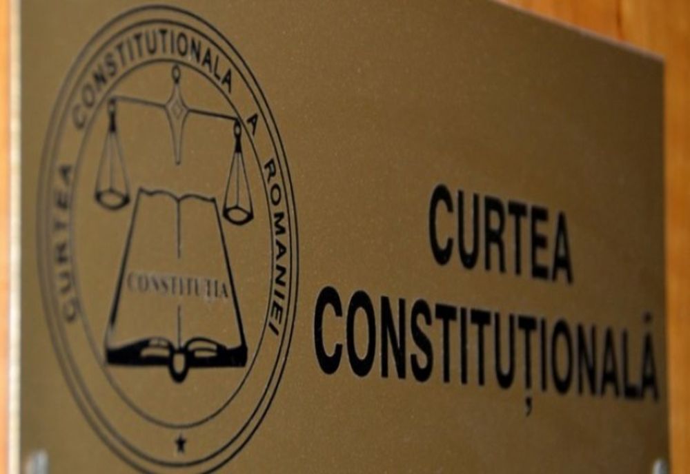 PROTEST în fața CCR! Românii NU vor impozitele crescute de Bolojan