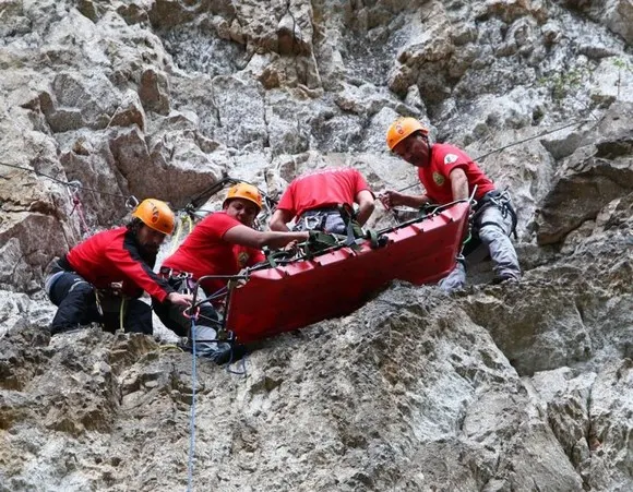 Maratoniști-căzuți-în-prăpastie-în-Piatra-Craiului
