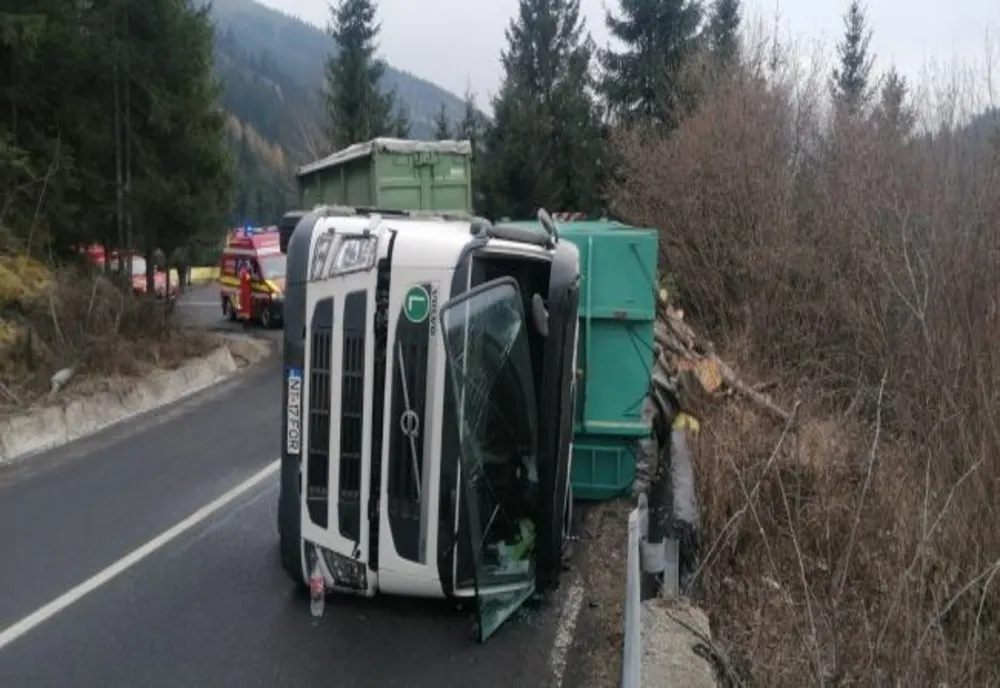 Scurgeri de combustibil în urma unui accident rutier!