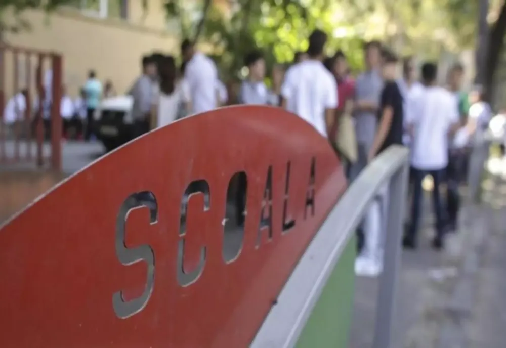 Elevii protestează luni în fața Ministerului Educației față de încălcarea dreptului la transport gratuit la școală
