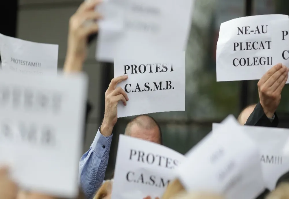 Angajații Caselor de Asigurări de Sănătate protestează, astăzi, în fața Guvernului