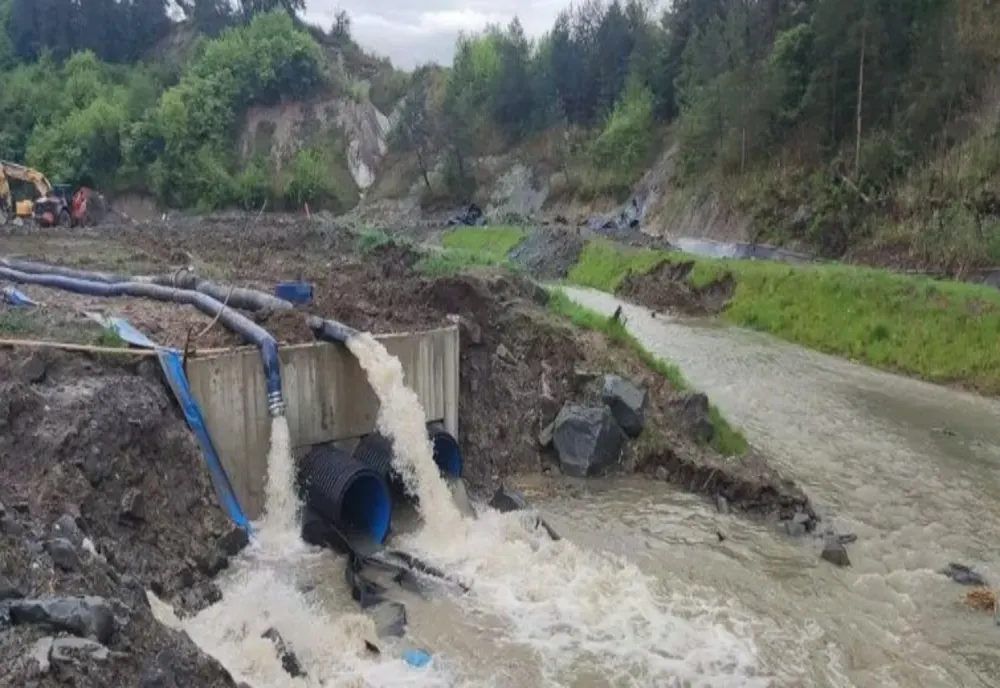 Inundații la Salina Praid: autoritățile prelungesc starea de alertă până pe 9 decembrie. La ce trebuie să fie atenți oamenii