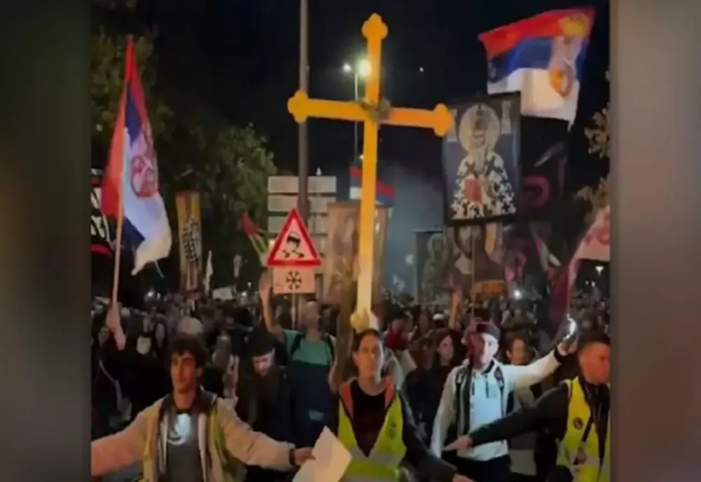PREȘEDINTELE SERBIEI A CEDAT ÎN FAȚA PROTESTATARILOR
