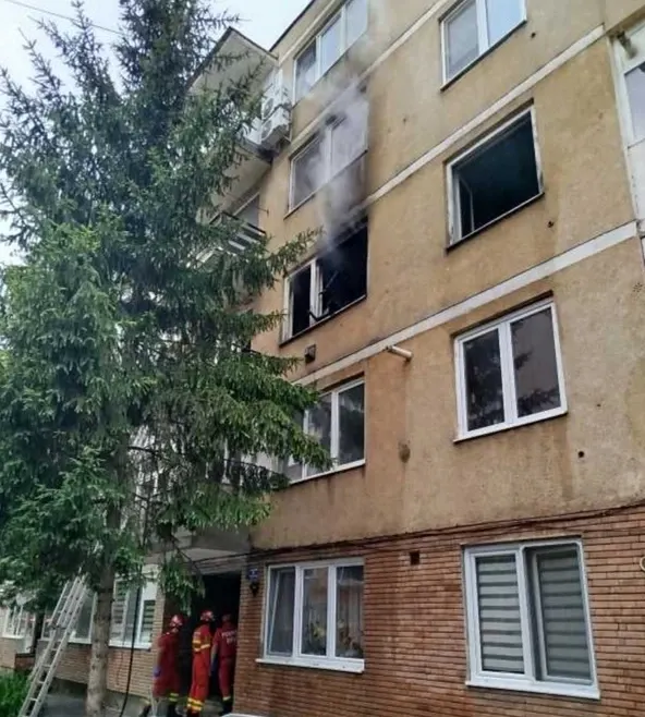 Incendiu apartament bloc / Foto: ISU Harghita