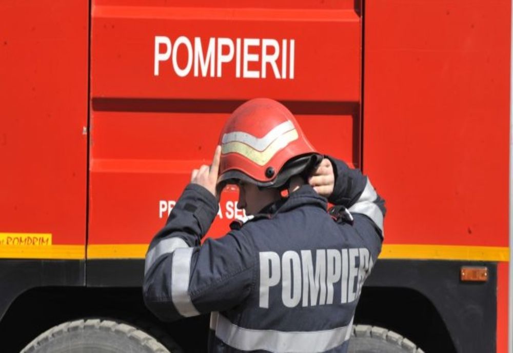 Pompierii harghiteni au intervenit pentru stingerea a două incendii, la Odorheiu Secuiesc și  Merești 