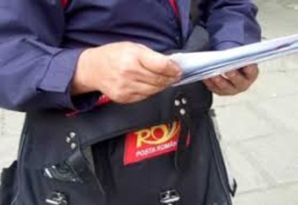 Pensiile și alocațiile suspecților de coronavirus, livrate de poștași dotați cu echipament de protecție