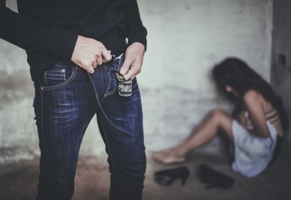 Copilă de 12 ani, violată de un bărbat de 55 de ani din Ciceu