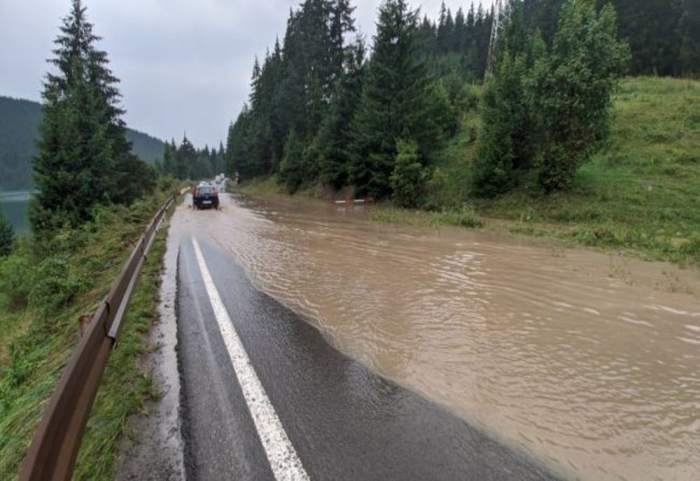 Drum inundat, în Harghita (FOTO)