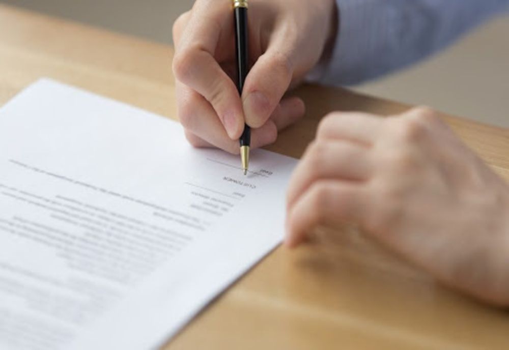 Descarcă de AICI noua declarație pe proprie răspundere!