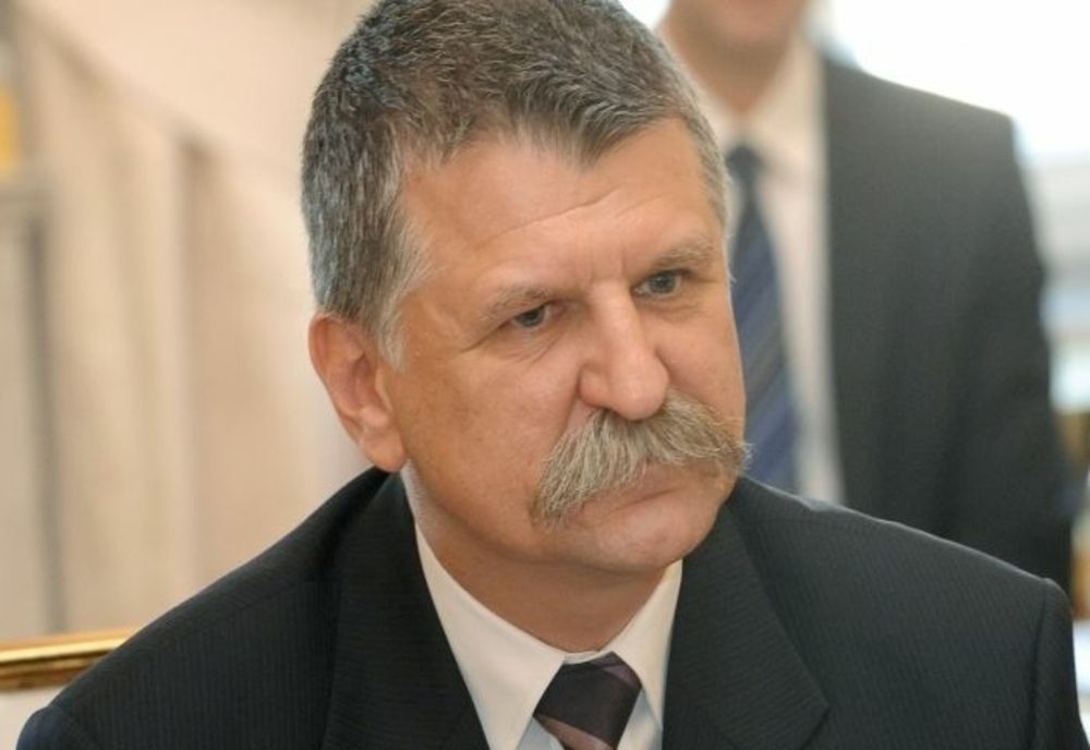 Preşedintele Parlamentului ungar, László Kövér, la Tuşnad: Familia protectoare, bazată pe comunitatea de iubire între un bărbat şi o femeie, să rămână piatra de temelie a societăţii