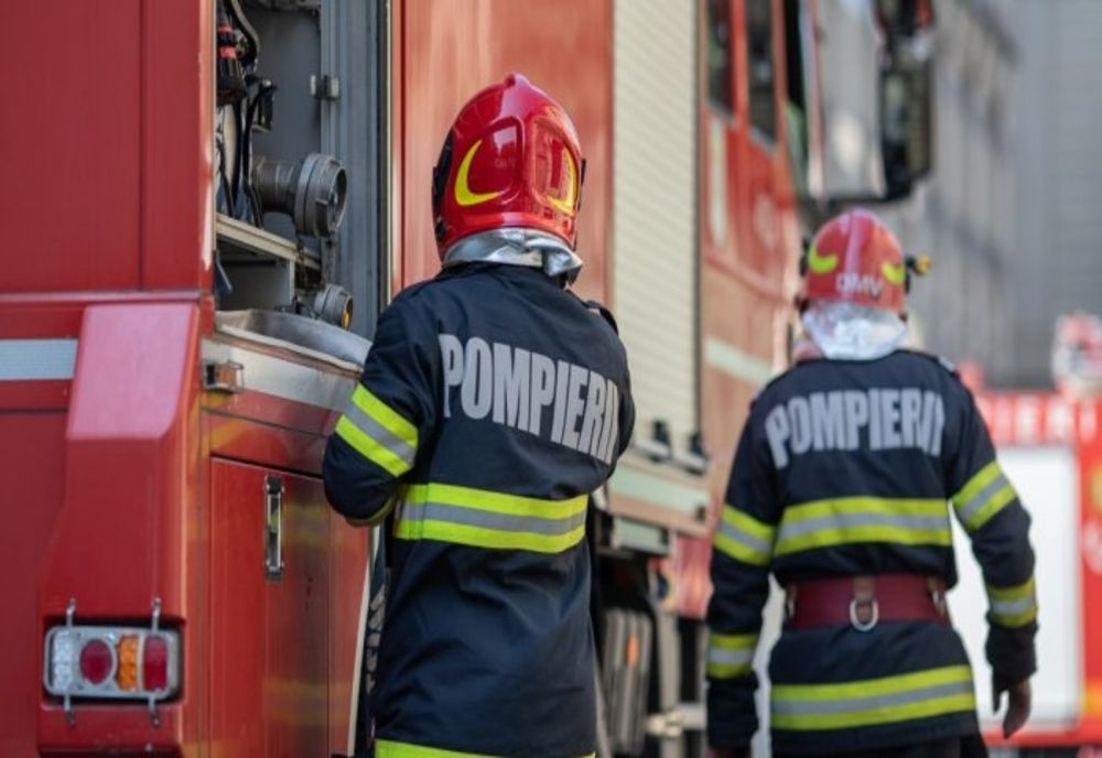 De Crăciun, pompierii vor fi la datorie! Sfaturi pentru sărbători în siguranță