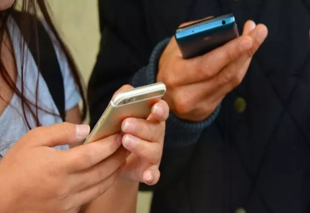 Ai telefonul URMĂRIT? Semnele care trebuie să-ți atragă atenția