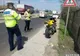 Prins, şi cu motocicleta neînmatriculată, şi fără permis