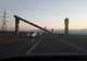 FOTO Un limitator de înăţime a căzut pe şosea, între Miercurea Ciuc şi Ciceu