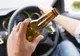 Dosar penal după ce a condus beat, fără permis, o mașină cu care a distrus gardul unui vecin