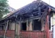 Casă distrusă de flăcări! Bătrână de 77 de ani cu arsuri de gradul I