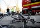 Un biciclist băut a fost lovit de o maşină, la Borsec